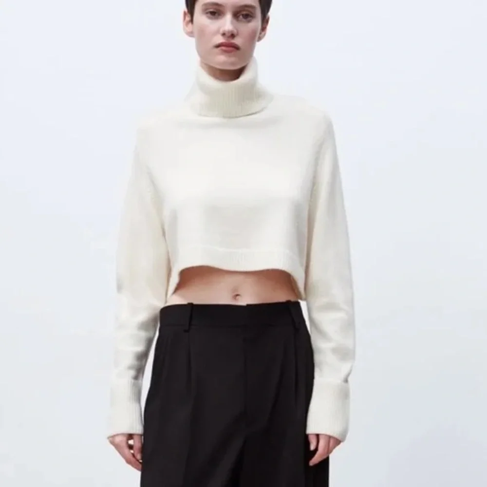 Zara Cream Cropped Turtleneck Sweater